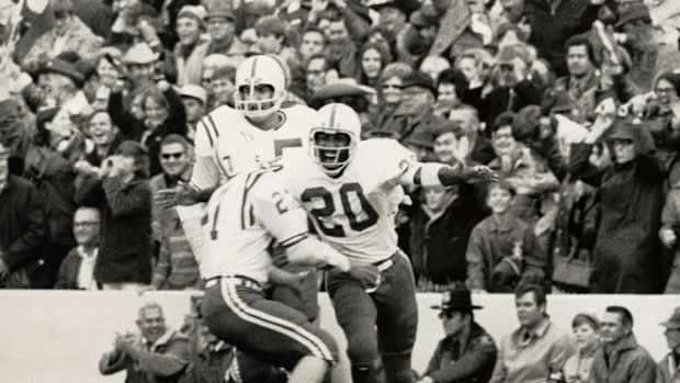 1971 Nebraska-Oklahoma football 02 Rodgers celebrates USATSI_8900795